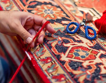 خدمات تخصصی و حرفه ای رفوی فرش در قالیشویی زعفرانیه